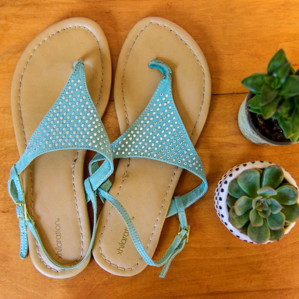 EUC Xhilaration Sandals